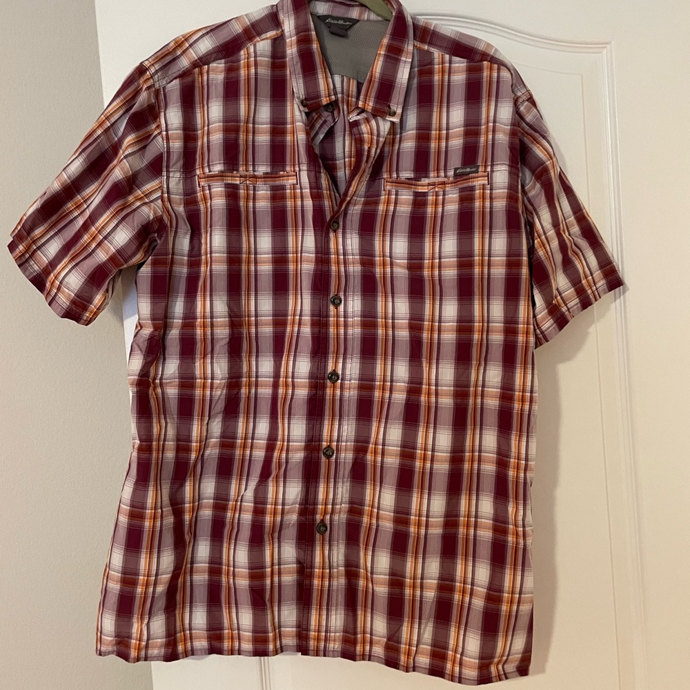 Eddie Bauer men’s casual button up shirt size large. 52% poly/48% nylon